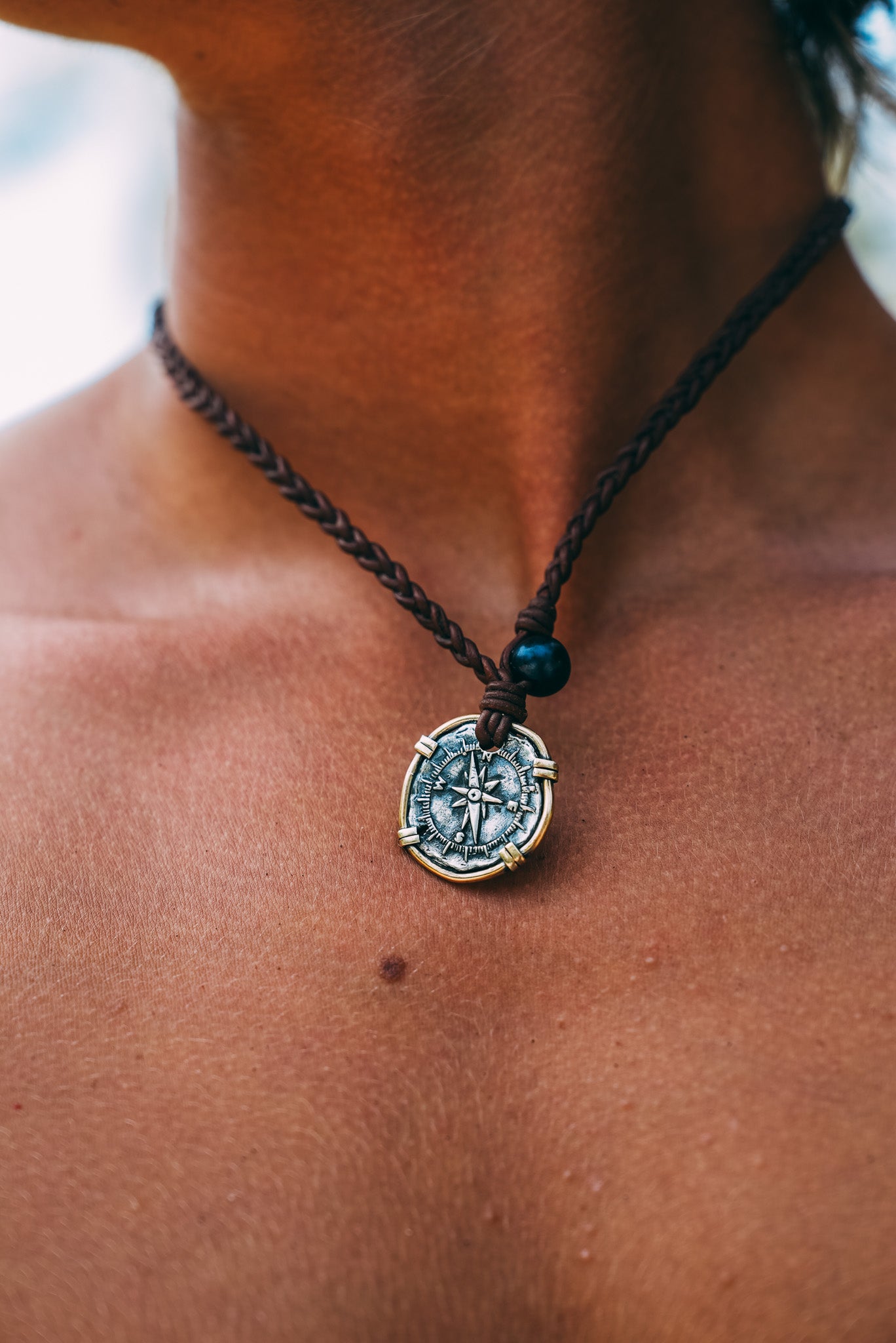 Compass coin (Gold Bracket)