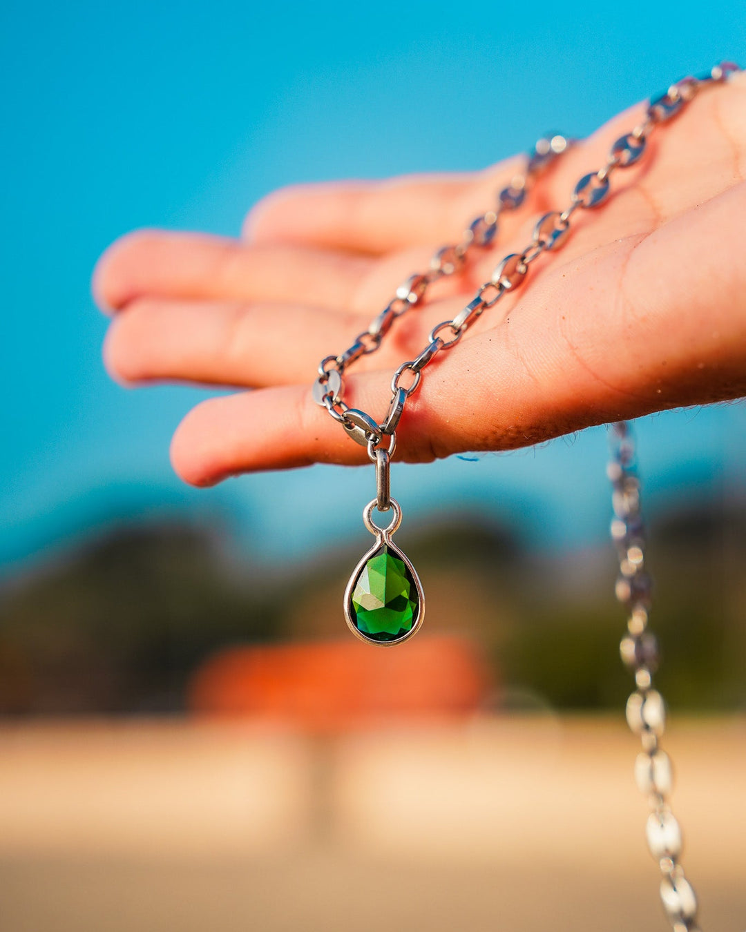 Emerald Eimeo Pendant