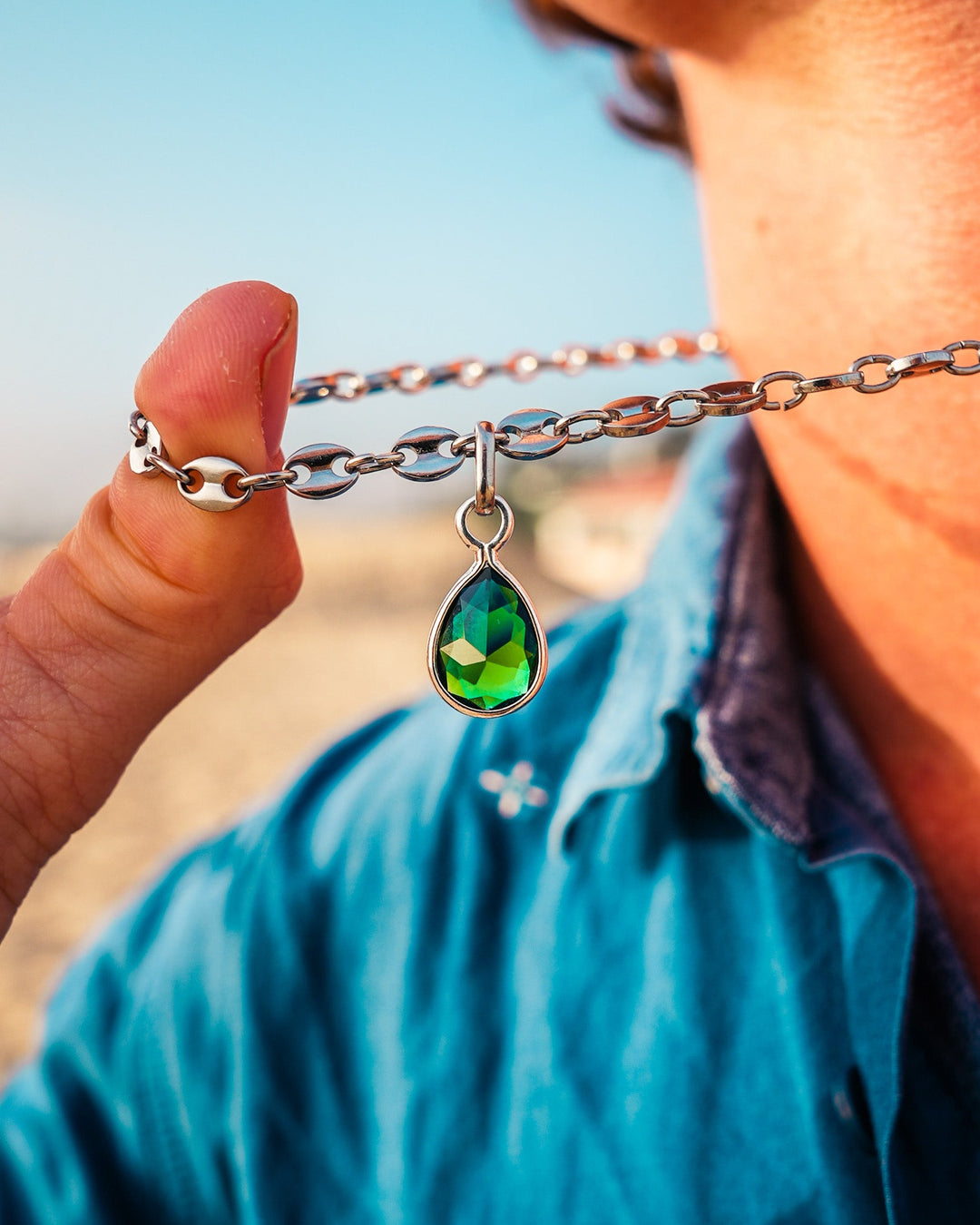 Emerald Eimeo Pendant