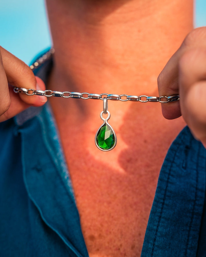 Emerald Eimeo Pendant