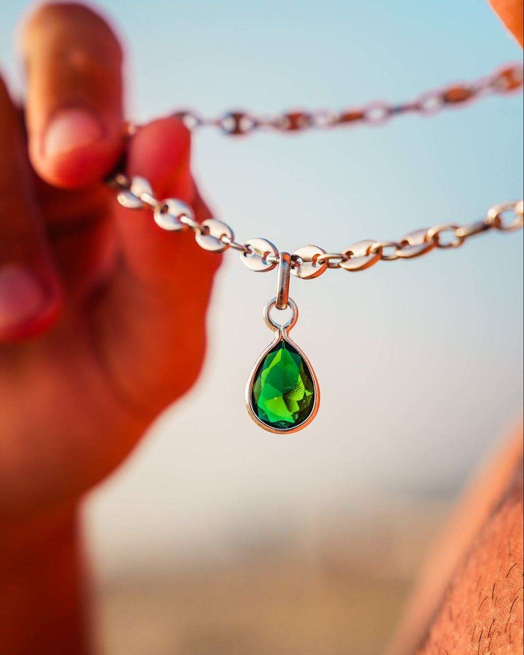 Emerald Eimeo Pendant