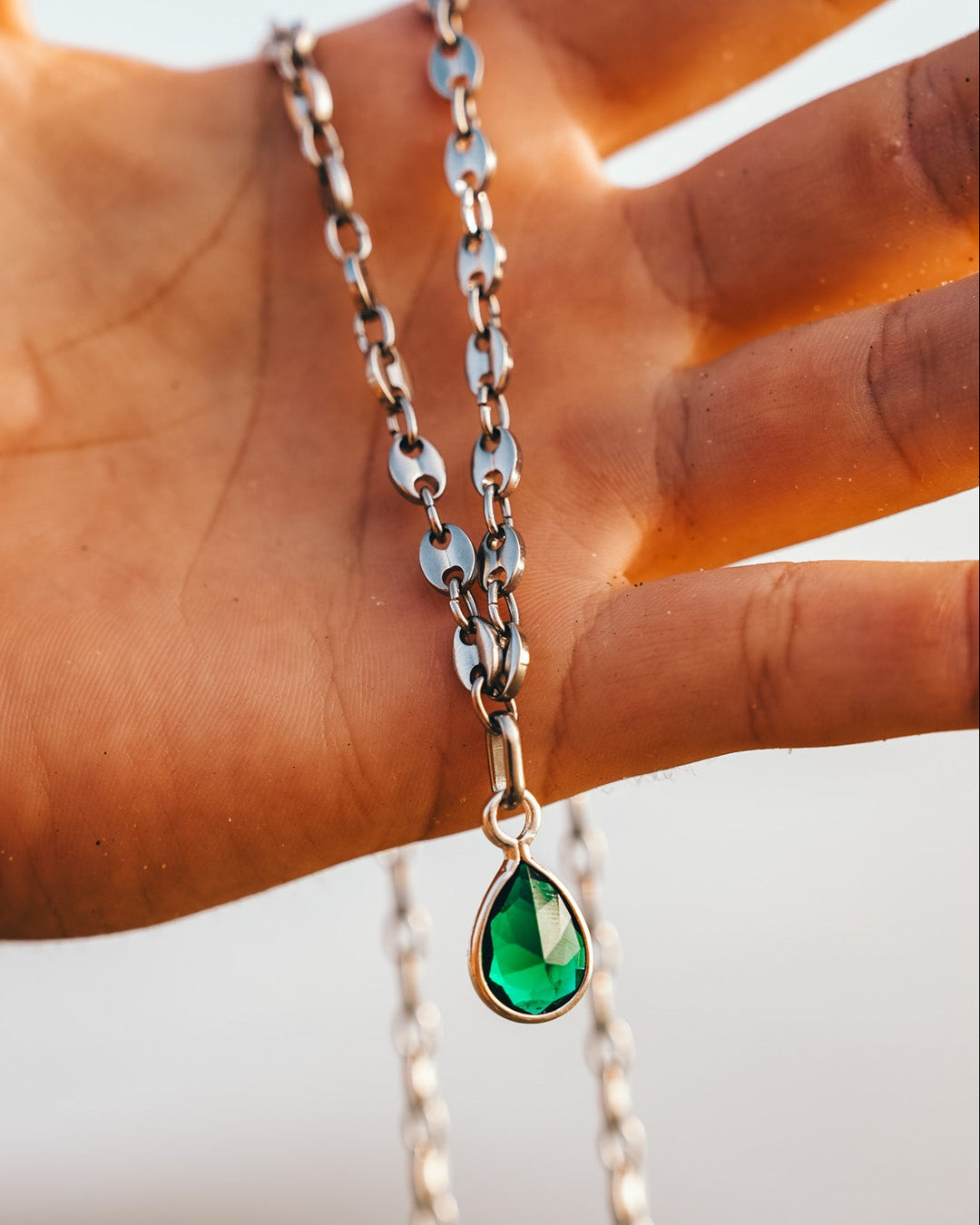 Emerald Eimeo Pendant