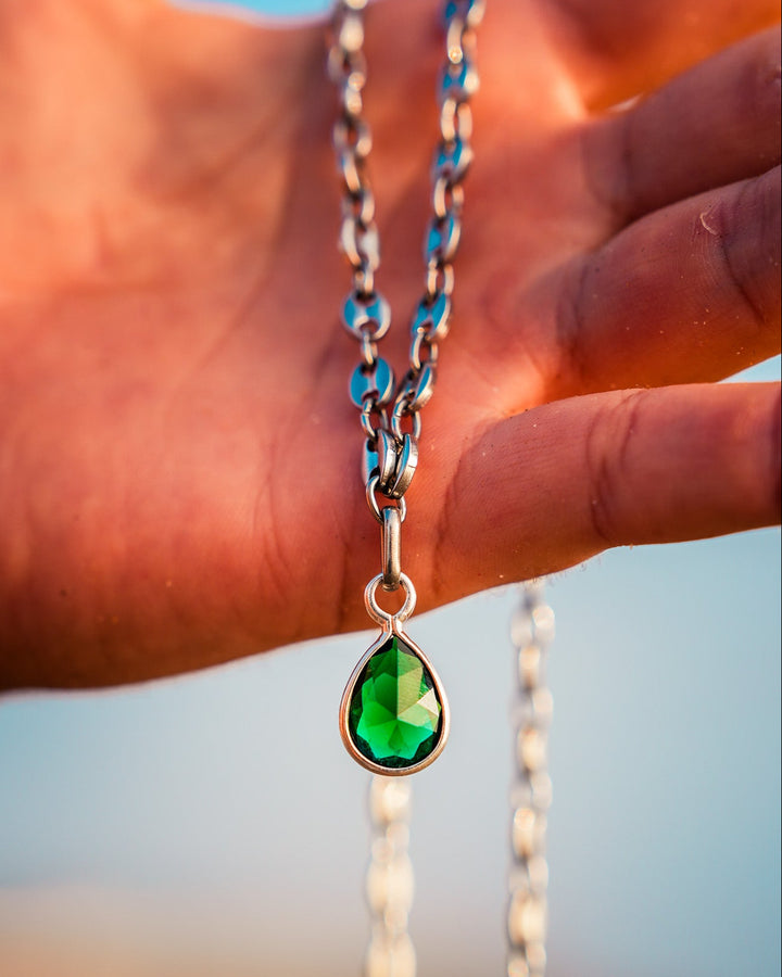 Emerald Eimeo Pendant