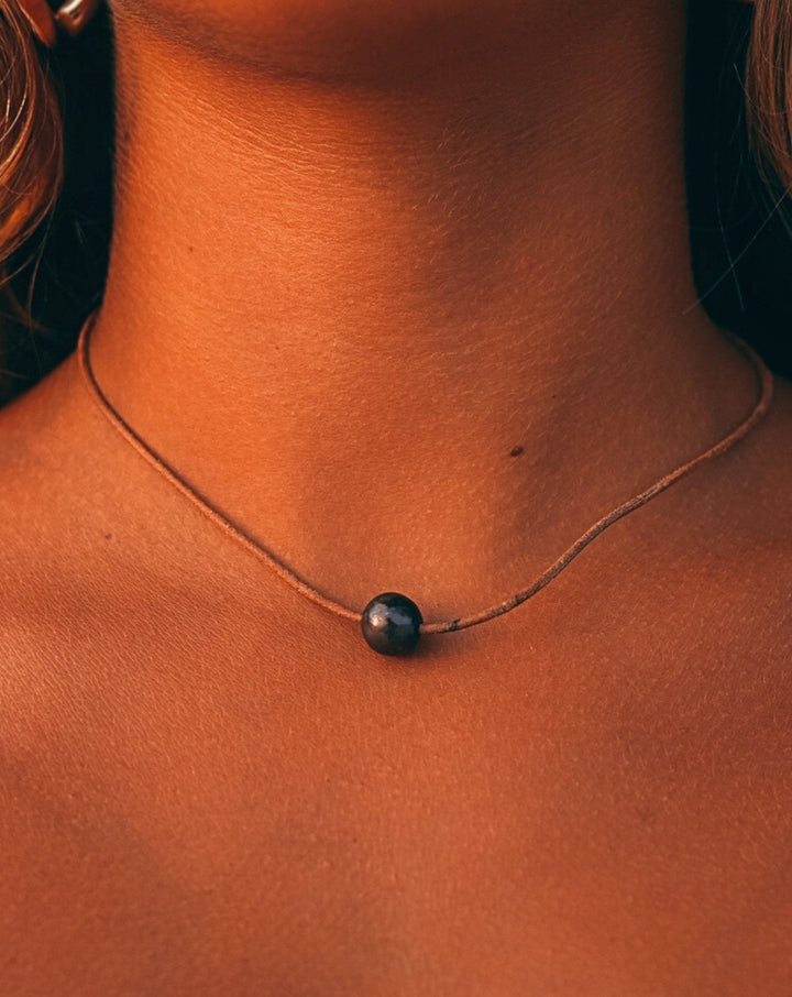 Black Single Pearl (unisex) - Royale Merchant