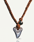 Pendentif à dents de requin